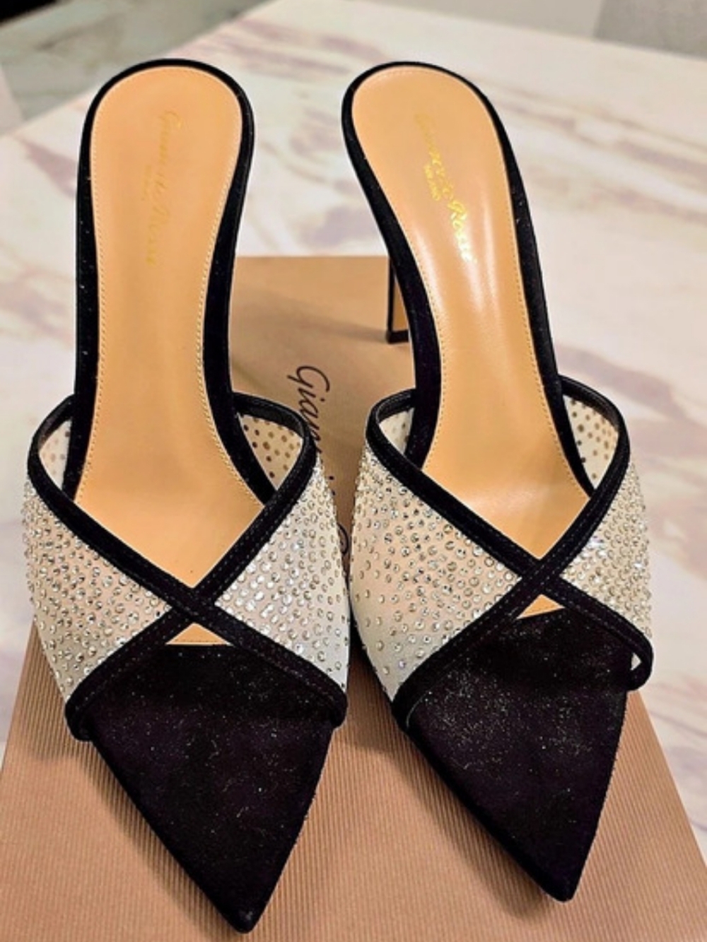 Stunning Gianvito Rossi Rhinestone Pointed Toe Heels EU 40. Brand New